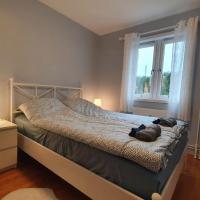 Nice bedrooms 12 minutes to Oslo city by train, hotell i Oslo