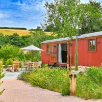 Finest Retreats - Cedar Luxury Shepherds Hut