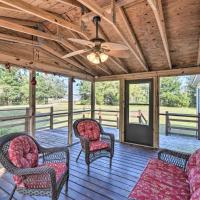 Palatka Hideaway with Fireplace and Private Porch