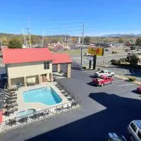 Super 8 by Wyndham Pigeon Forge Downtown, hotel di Pigeon Forge