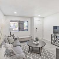 Chic Phoenix Condo with Community Amenities!