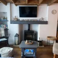Shrimp Cottage - 3 bed renovated cottage with stunning sea views, hotel v mestu Staithes