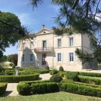 Les Croque-Notes, chambres et table d'hôtes, хотел в Lorignac