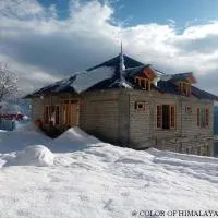 Loghouse at khajjiar lake – hotel w mieście Khajjiar