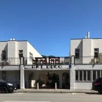 Art Deco No. 2 Apartment, hotel sa Picton
