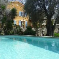 maison florentine, hotel en La Gaude