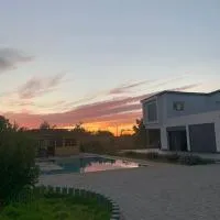 Magnifique villa avec piscine pour familles, hotel i Kénitra