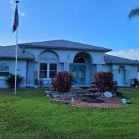 steve and cori's tropical king suite 2, hotelli kohteessa North Port