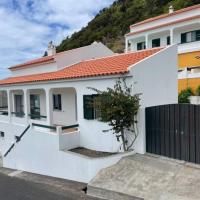 Casa de Praia, hotell i nærheten av Santa Maria lufthavn - SMA i Almagreira