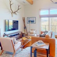 Modern Mountain Magic, hotel near Eagle County Regional Airport - EGE, Eagle