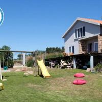 Mira Guincho house with sea view and garden, Cascais, hotel in Alcabideche