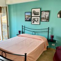Stanza in appartamento condiviso Double room with private bathroom and balcony in a shared house