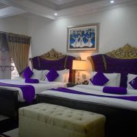 Premier Inn Grand Gulberg Lahore, hotel Gulberg környékén Lahorban