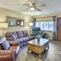 Cozy Graham Retreat ~ 3 Mi to Lake Eddleman!, hotel v destinaci Graham