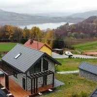 Wichrowe Wzgórze z jacuzzi, hotel di Znamirowice