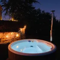 Gîte de charme bain nordique & vieilles pierre classé 3 étoiles Le Prestadou, ξενοδοχείο σε Arcambal