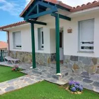Gato Gordo - bike & surf house, hotel v mestu Cudillero