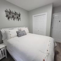 One room for rent shared bathroom and kitchen, hotel poblíž Brainard - Hartford Airport - HFD, Hartford