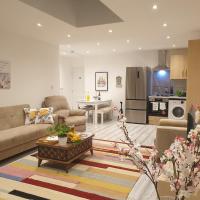 New - Spacious London 1 bedroom king bed apartment in quiet street near parks 1072gar, hôtel à Londres (Putney)