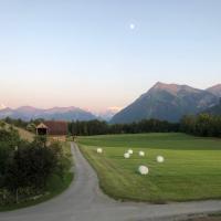 Traumwohnung auf kleiner Pferdefarm, hotel en Gwatt, Thun