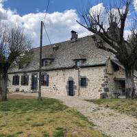 Maison typique Auvergnate, piscine et four à pain