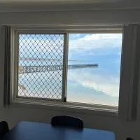 Beachside & Jetty View 7 - Sea Eagle Nest Apartment, hotel di Streaky Bay