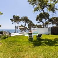 Frontline Sea Villa with Private Pool in Calella - POPETA, hotel a Calella de Palafrugell