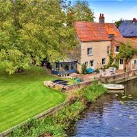Finest Retreats - Islip Mill House - Beautiful Riverside Home