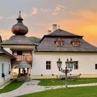 Kaštieľ Kubínyi, hotel din Dolný Kubín