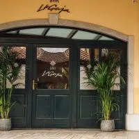 LAGOJA b&b، فندق في Trzin