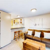 Slope-Walk Condo, hotel in Sandpoint