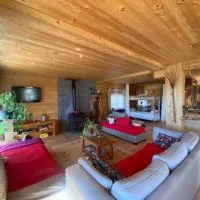 Chalet Miel de la Cayolle-Estenc, hotel i Entraunes