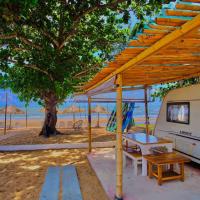 Beach House Camp, hotel in Na Jomtien