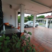 Hostal Compostela Inn, hotel dekat Bandara Internasional Enrique Malek  - DAV, David