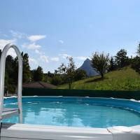 PRECIO ESPECIAL! LA CASA AZUL montaña, río, barbacoa y relax