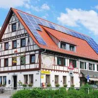 Hotel-Gasthaus zur Eiche、ハウザッハのホテル