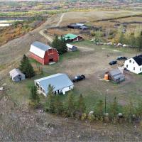 Character farmhouse set in beautiful countryside, hotel v destinácii Saskatoon