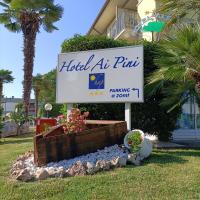 Hotel Ai Pini, hotel en Grado Pineta, Grado