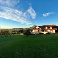 Hôtel les Bergeronnettes, hotel in Champagneux