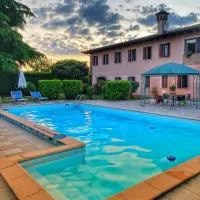 Villa Stefania Asolo piscina e biliardo – hotel w mieście Riese