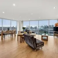Deluxe Two Bed Apartment with River & City View