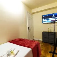Deluxe Twin Size Bed-Red Room On The 1st FL in Elmhurst NY