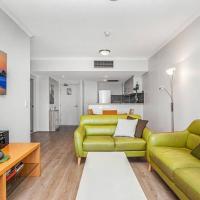 Swell Apartment - Burleigh Letting, hotel in Gold Coast