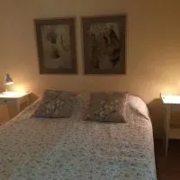 Gil's Guest Rooms, hotell i Neve Zohar