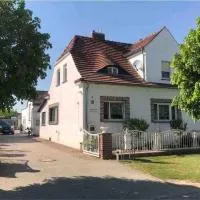 Apartment Red - Ferienapartments im Spreewald - 15938 Golßen - 10 min bis zum Tropical Island, отель в городе Golßen