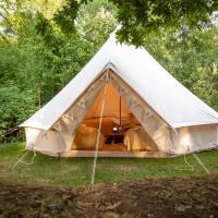 Nine Yards Bell Tents @ The Open, hotel in West Kirby