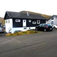 Pouls Airport Guesthouse - PHD Car Rent, hotel cerca de Aeropuerto de Vágar - FAE, Sørvágur