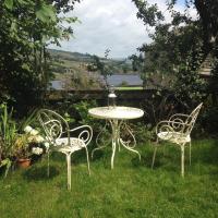 Bijou Cottage in Brontë Country with Wood-burning Stove & Hot Tub Spa