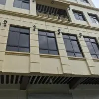 THE-SOMERSET INN & RESTAURANT โรงแรมในอีโลอีโลซิตี้