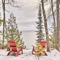 Cabin on Lake Superior ~ 11 Mi to Bayfield!, hotel Washburnben